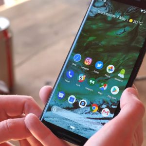 Google suggère qu'Android Q va proposer un mode sombre natif