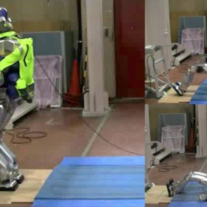 Les chercheurs de l'AIST (Japon) équipent leurs robots d' « airbags » pour amortir les chutes