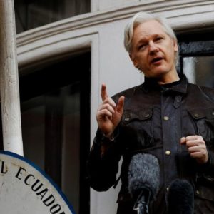 Julian Assange (WikiLeaks) a été arrêté par la Police britannique dans l'ambassade d'Equateur