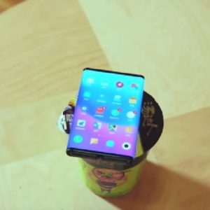 Xiaomi tease son smartphone pliable en vidéo, et ça ne fait pas un pli !