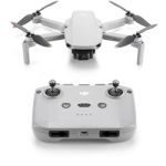 image produit DJI Mini 2 SE, Mini drone caméra pliable, léger avec vidéo 2,7K, Modes intelligents, Transm. vidéo 10 km, Durée de vol 31 minutes, Moins de 249 g, Facile à utiliser, Tour de prise photos, C0