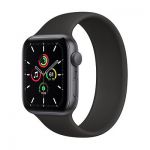 image produit Apple Watch SE (GPS, 44 mm) Boîtier en aluminium gris sidéral, Bracelet Sport noir