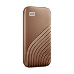 image produit WD My Passport SSD 2 To Disque SSD Externe, Portable SSD, des vitesses allant jusqu'à 1050 Mo/s en lecture, 1000 Mo/s en écriture, USB-C, Compatibilité avec PC, Xbox et Playstation, Or - livrable en France