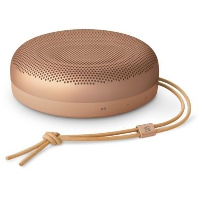 image Bang & Olufsen Beosound A1 (3e Génération) Enceinte Bluetooth Portable Étanche avec 3 Micros, certifiée Cradle to Cradle - Honey Tone
