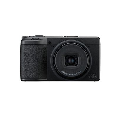 RICOH GR IV Monochrome avec capteur d'image CMOS dédié, spécialement conçu pour la photographie monochrome. NOUVEAU capteur CMOS APS-C de 25,74 mégapixels, NOUVEAU GR ENGINE 7, NOUVEL objectif GR 28 m