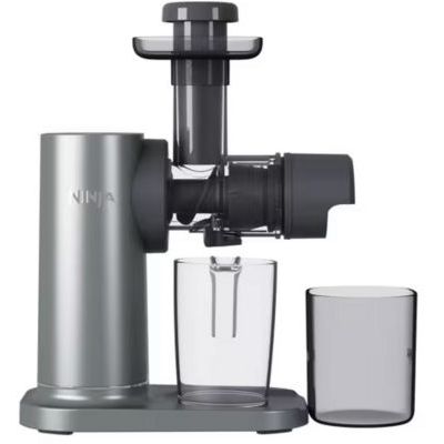 image Ninja Extracteur de jus à froid 3-en-1 avec lames pour trancher et râper, carafe de 700 ml et bac à pulpe de 1,1 L. Design compact, pièces amovibles compatibles lave-vaisselle. Gris JC152EU
