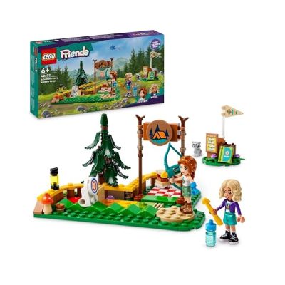 image LEGO Friends Le Stand de Tir à l'arc de la Base de Loisirs - Set de Construction pour Enfants - Inclut Un Arc des Flèches 2 Mini-poupées et Un Raton Laveur - pour Garçons et Filles Dès 6 Ans 42622