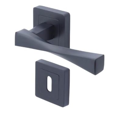 Yale Paire de Poignées de porte sur rosace Verona Noir Mat - Rosaces de fonction Trou de serrure incluses - Carré de 7 mm - Porte intérieure et extérieure, YPP7-V-PC