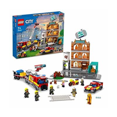 image LEGO 60321 City Fire La Brigade Pompiers: Jeu de Construction avec Minifigurines, Jouet de Camion, Moto et Remorque, Idée Cadeau pour Les Enfants de 7 Ans et Plus