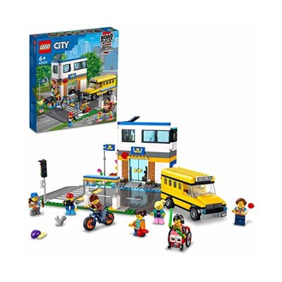 image Lego 60329 City Une Journée d'École, Jouet de Construction Bus, 2 Classes et Plaques de Route, Set pour Enfants +6 Ans