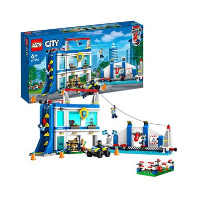 LEGO 60372 City Le Centre d’Entraînement de la Police, avec Course d'Obstacle, Figurine de Cheval, Jouet Voiture, et Minifigurines Policiers, Cadeau pour Enfants 6 Ans à Noël
